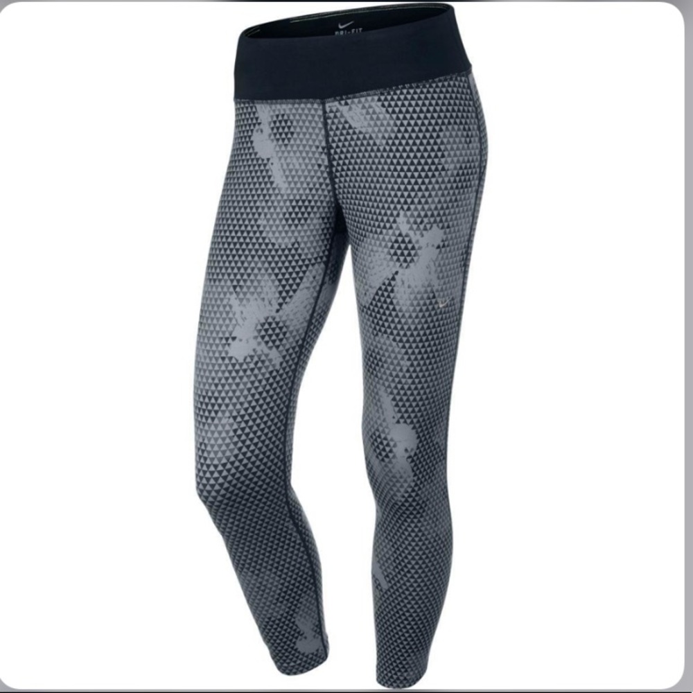 BLACK&GREY CAPRI LEGGINGS🖤🖤